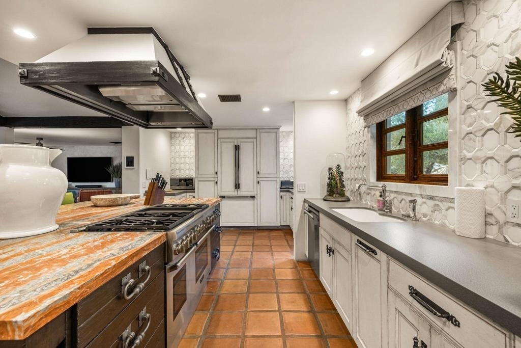 535 N Belardo Road - Photo 13