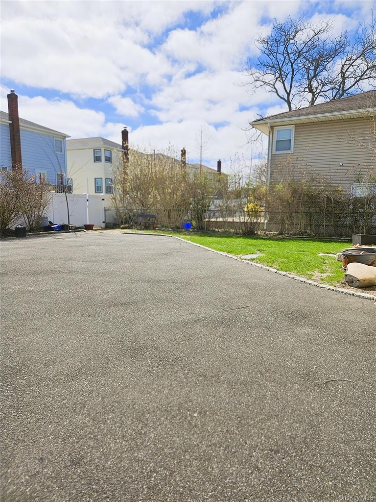 56 4th Avenue - Photo 15