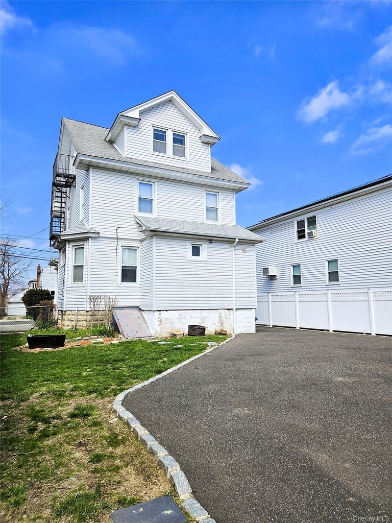 56 4th Avenue - Photo 14