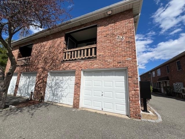 56 Sintsink Drive E - Photo 0