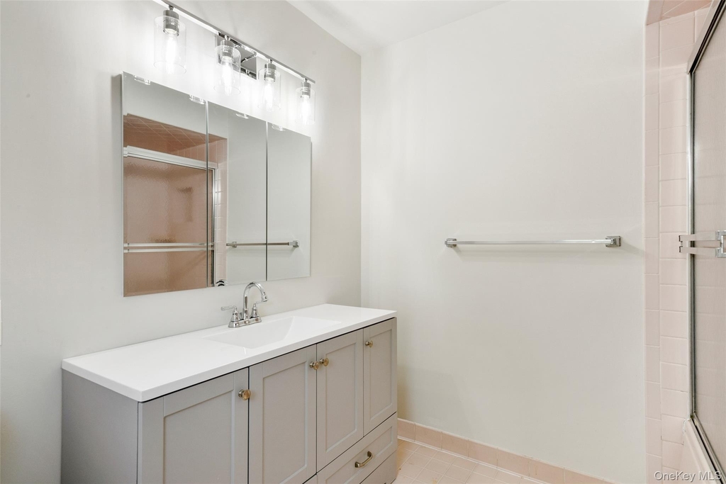 545 Stanley Avenue - Photo 9