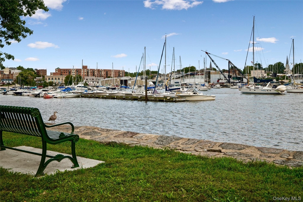 545 Stanley Avenue - Photo 15