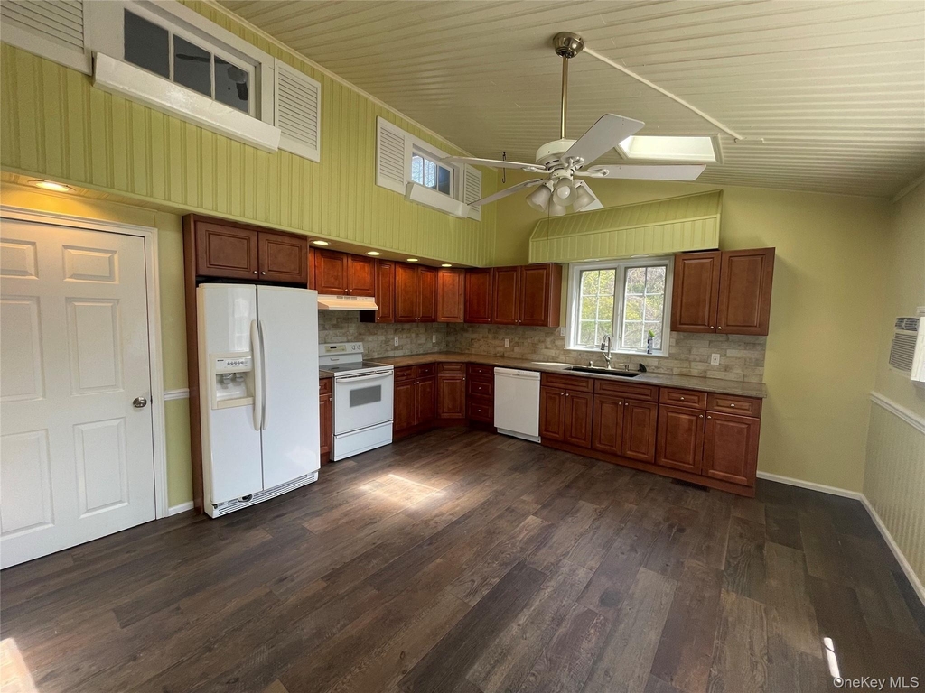 496 North Country Road - Photo 3