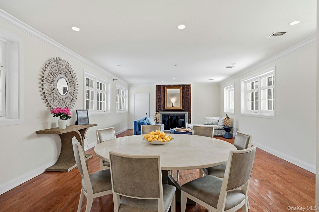 74 Peacock Lane - Photo 1
