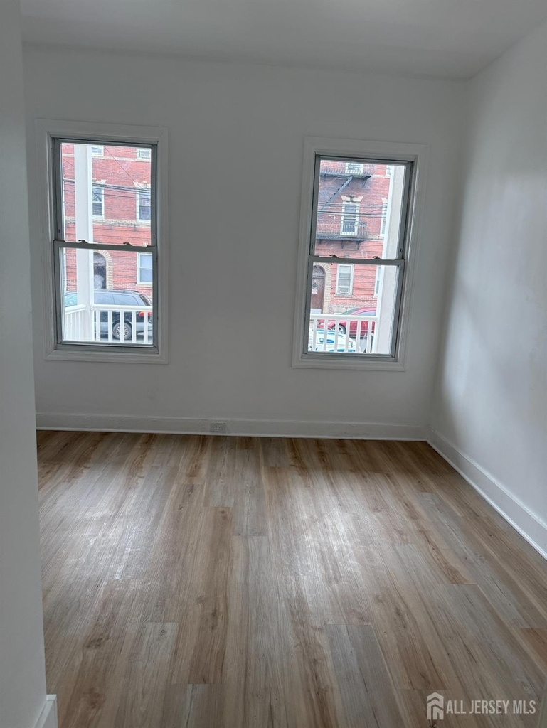 206 Market Street - Photo 2