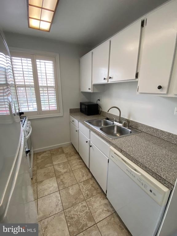 4378 N Pershing Drive - Photo 2