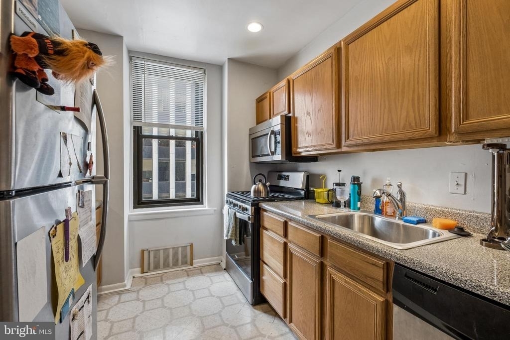 135 S 19th Street - Photo 9