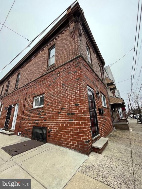 1208 Mifflin Street - Photo 0