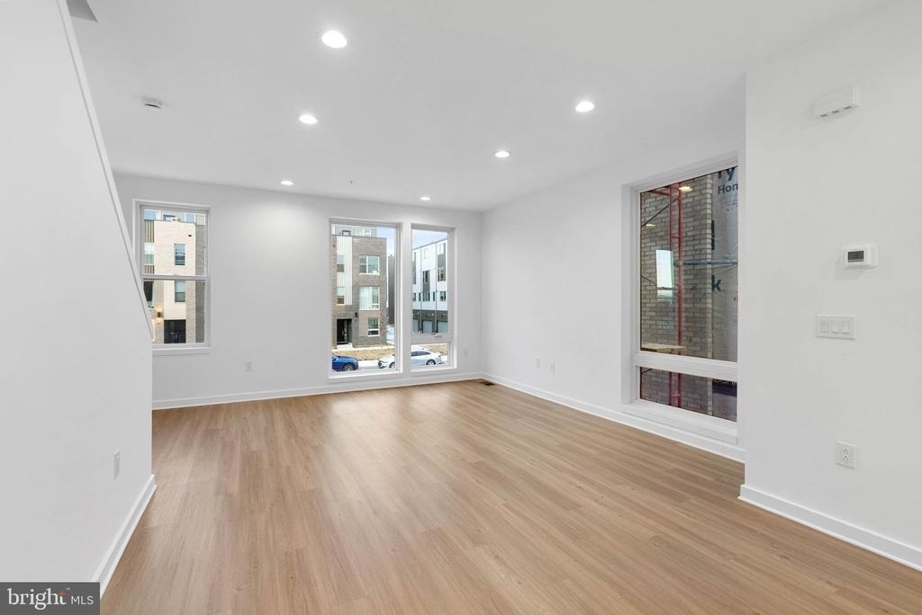 3000 Schirra Lane - Photo 18