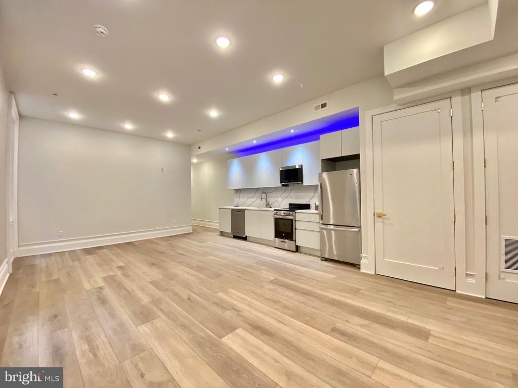 1824 Chestnut Street - Photo 0