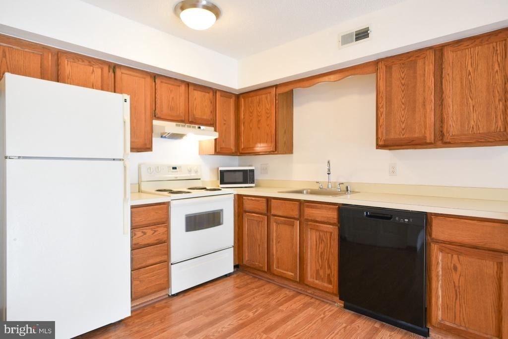 14300 Jarvis Avenue - Photo 17