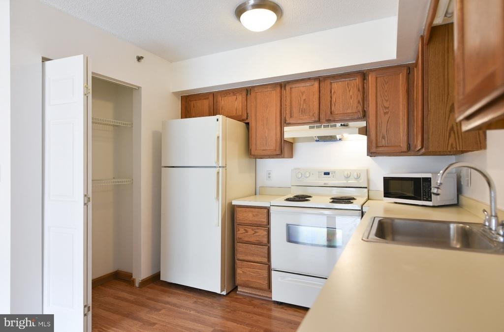14300 Jarvis Avenue - Photo 18