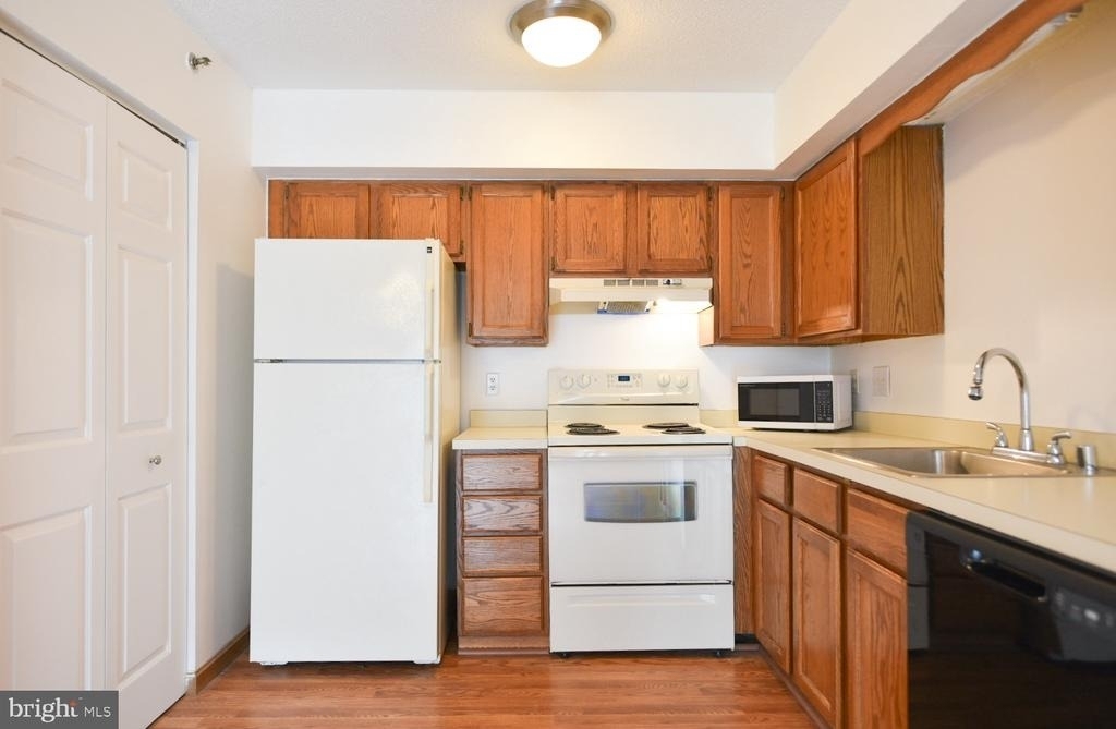 14300 Jarvis Avenue - Photo 14