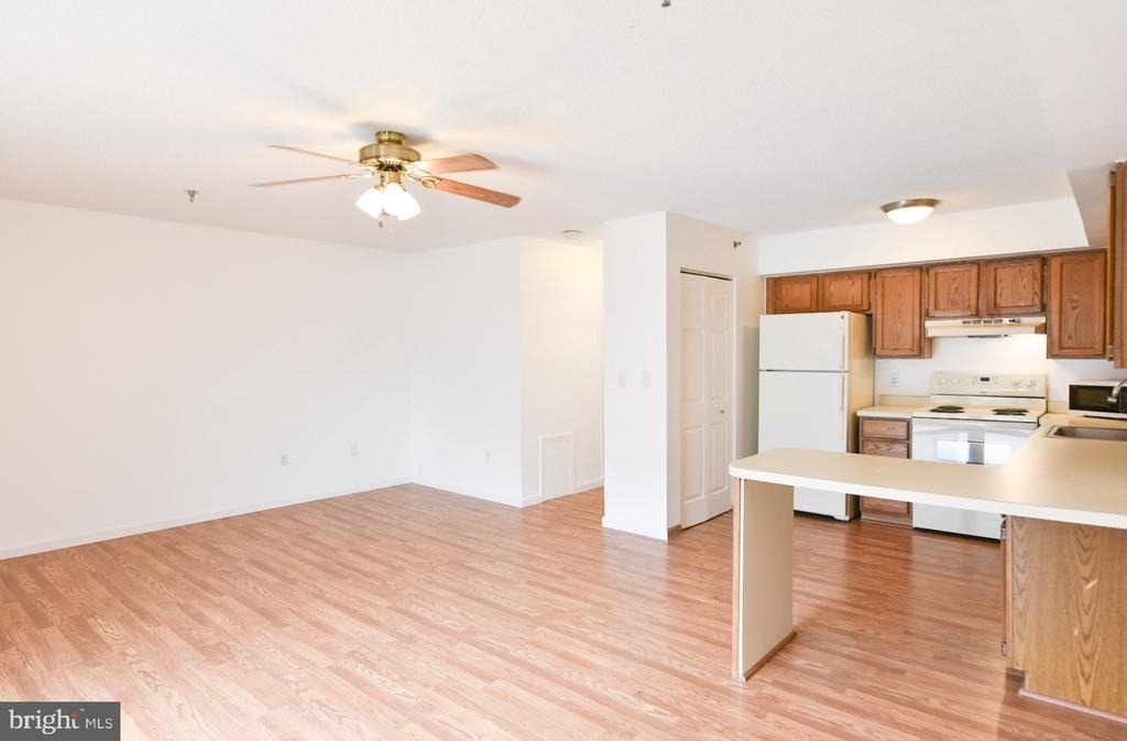 14300 Jarvis Avenue - Photo 5