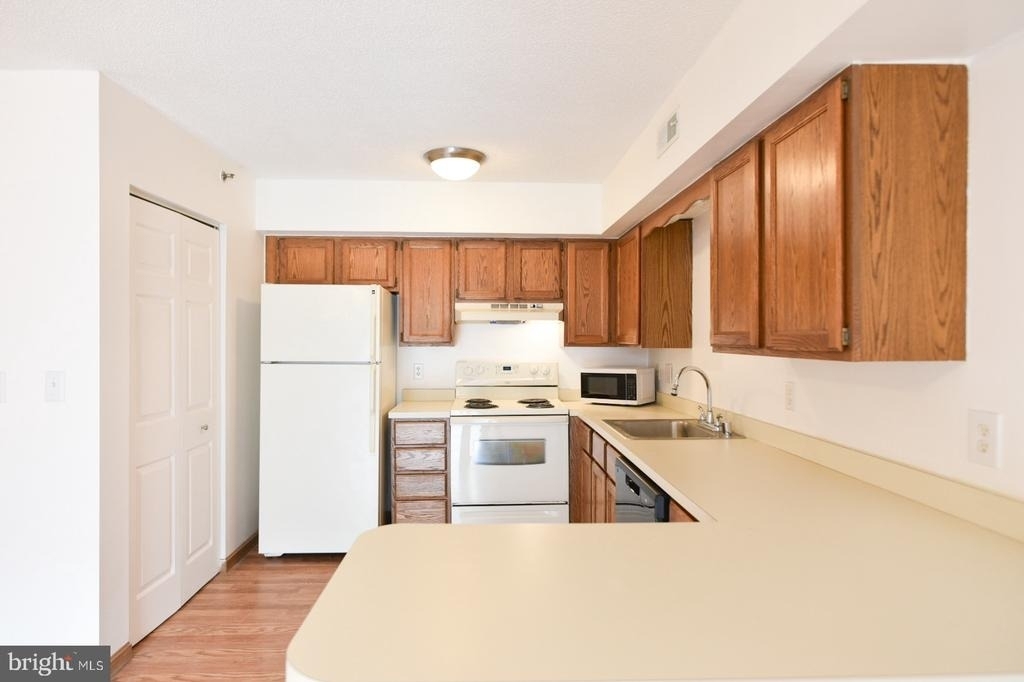 14300 Jarvis Avenue - Photo 13