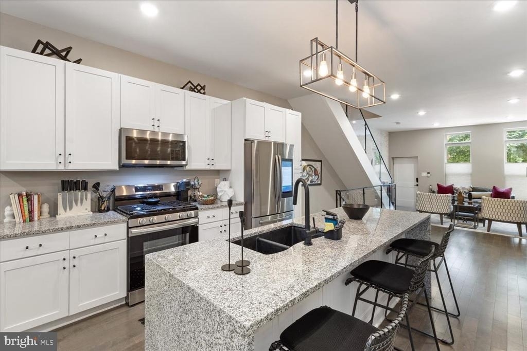 1532 N Broadway - Photo 9