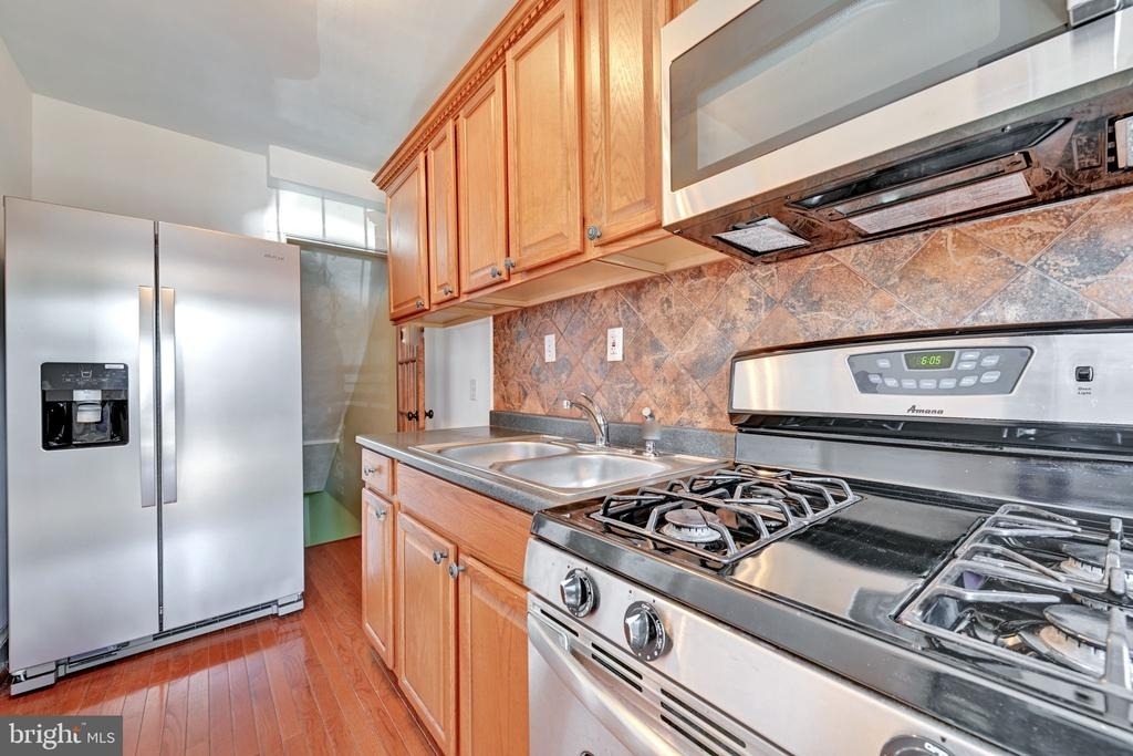 4607 North Capitol Street Ne - Photo 8