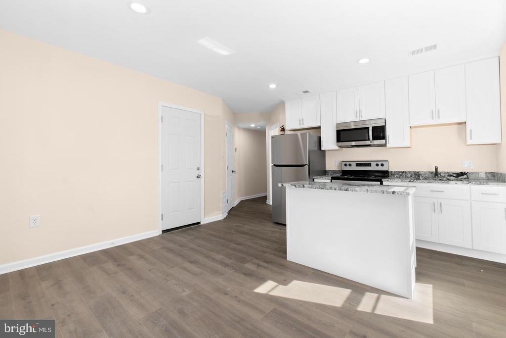 3158 Buena Vista Terrace Se - Photo 1