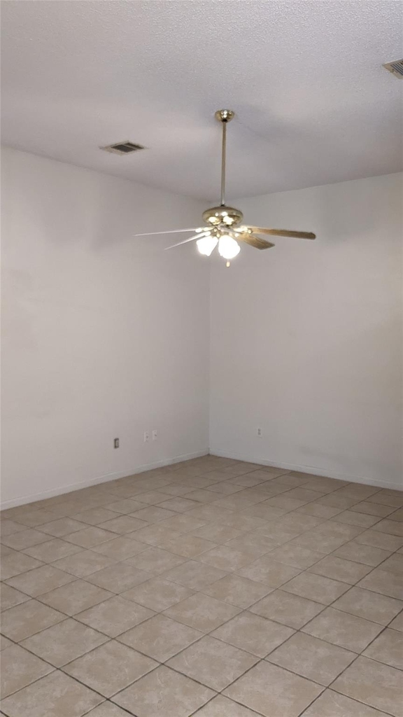 1300 N Bishop St - Photo 3