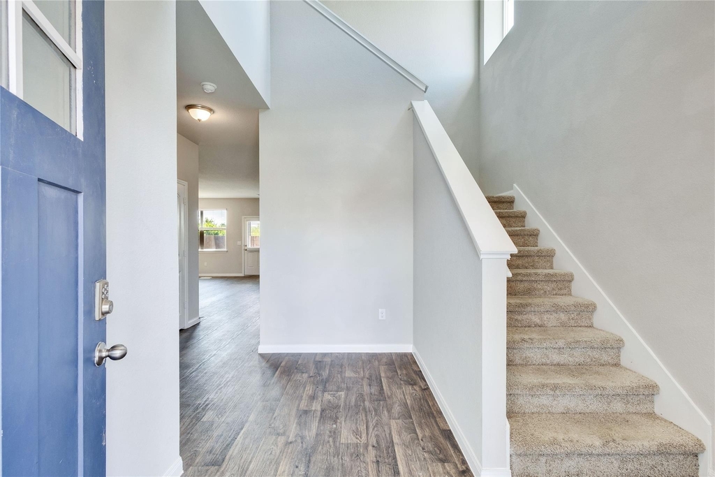 13923 Macquarie Dr - Photo 3