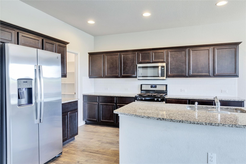 13923 Macquarie Dr - Photo 7
