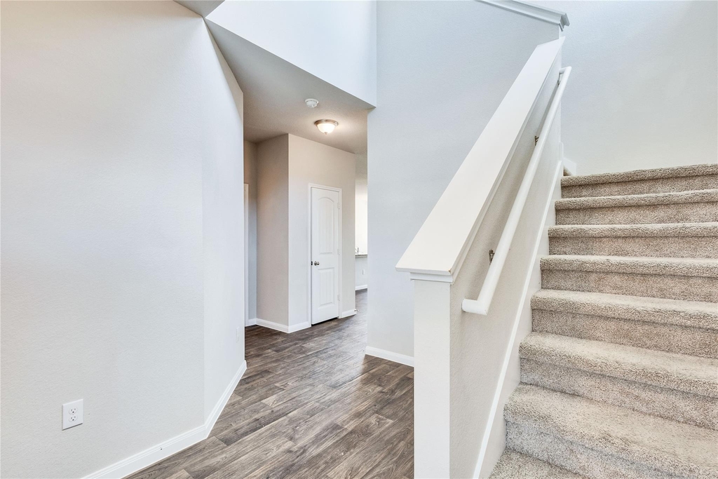 13923 Macquarie Dr - Photo 4