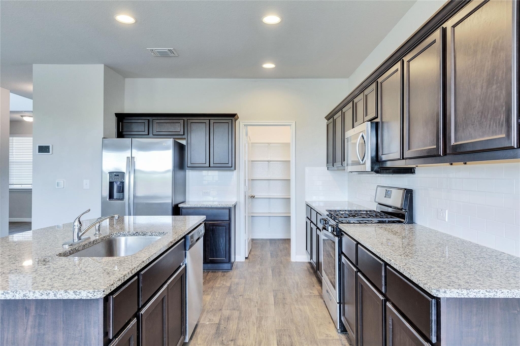 13923 Macquarie Dr - Photo 9