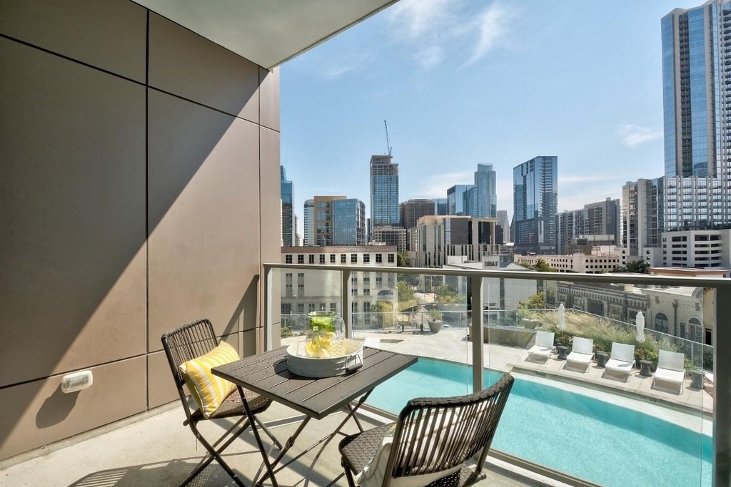 501 West Ave - Photo 18