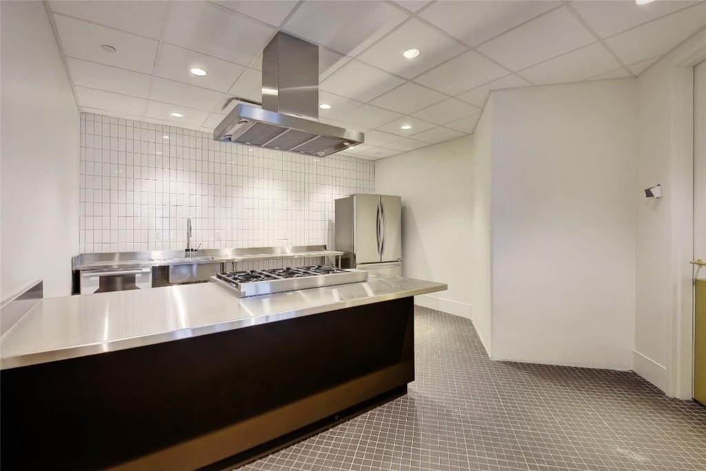 501 West Ave - Photo 35