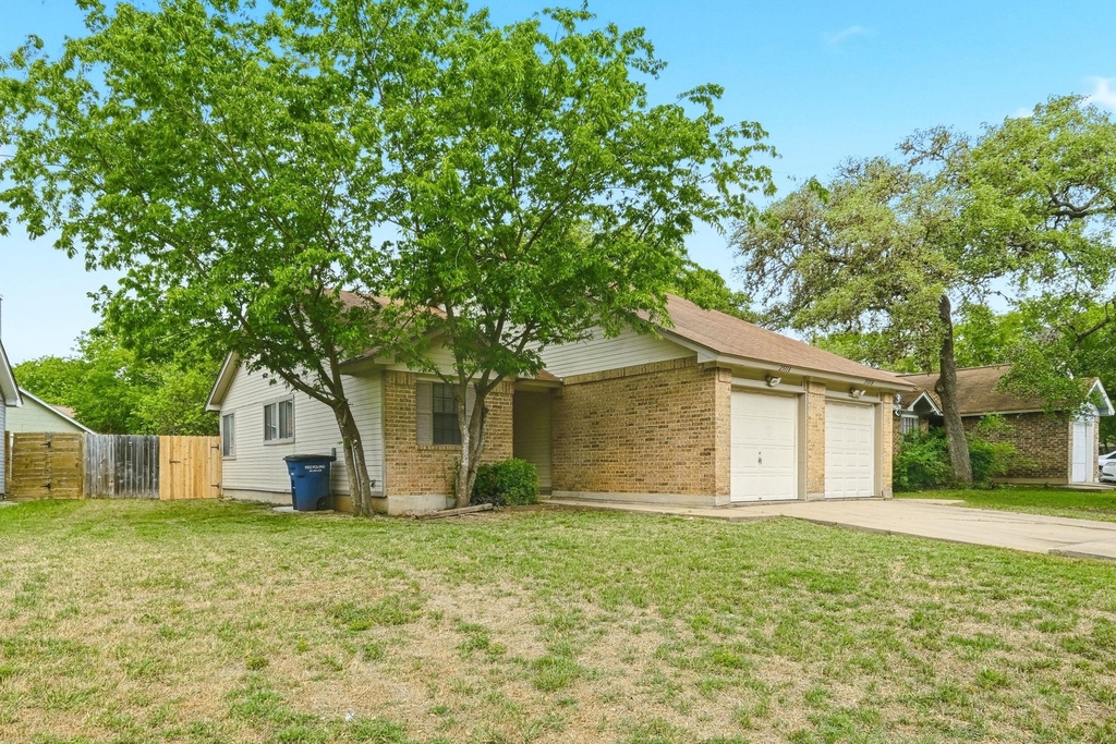 2511 Howellwood Way - Photo 2