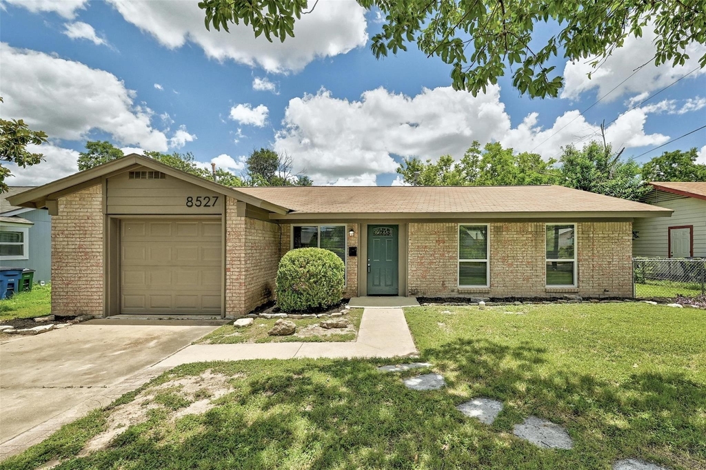 8527 Maine Dr - Photo 0