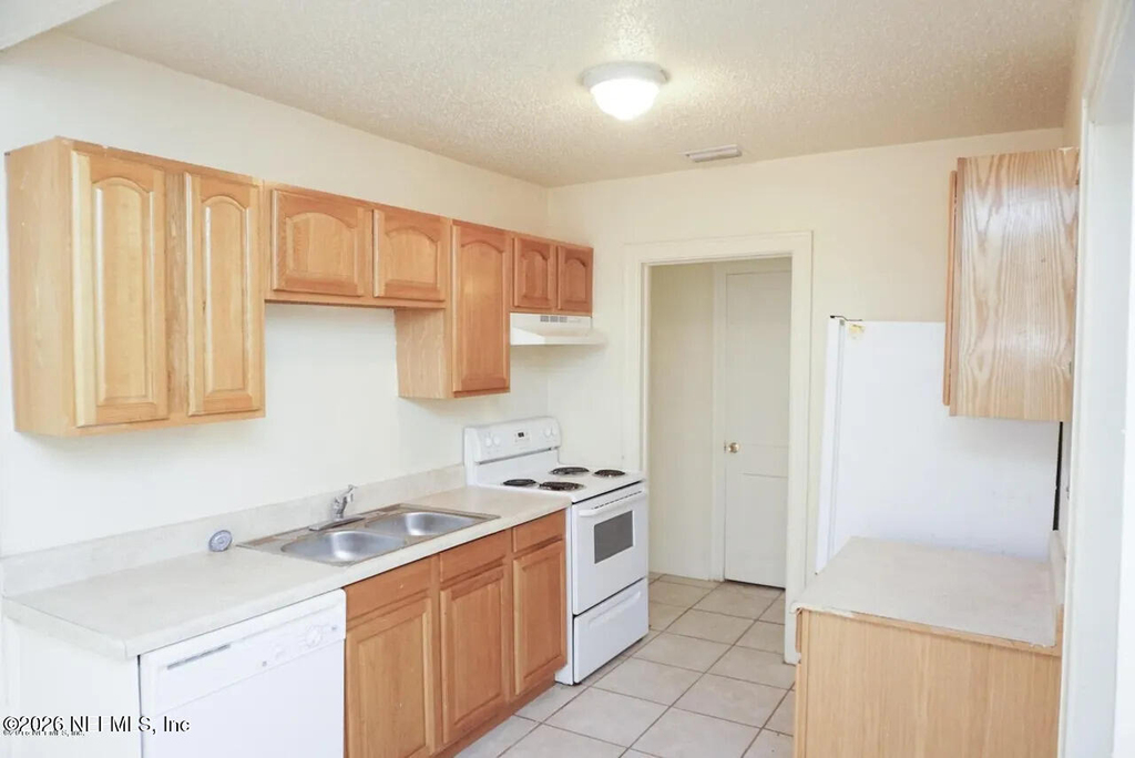 7545 Wilder Avenue - Photo 2