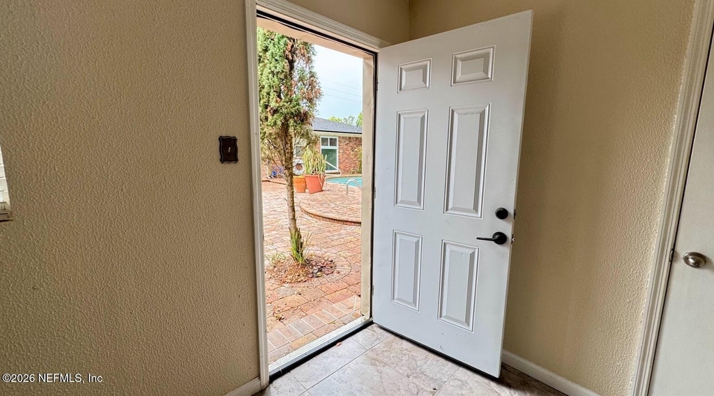 5557 Floral Avenue - Photo 3