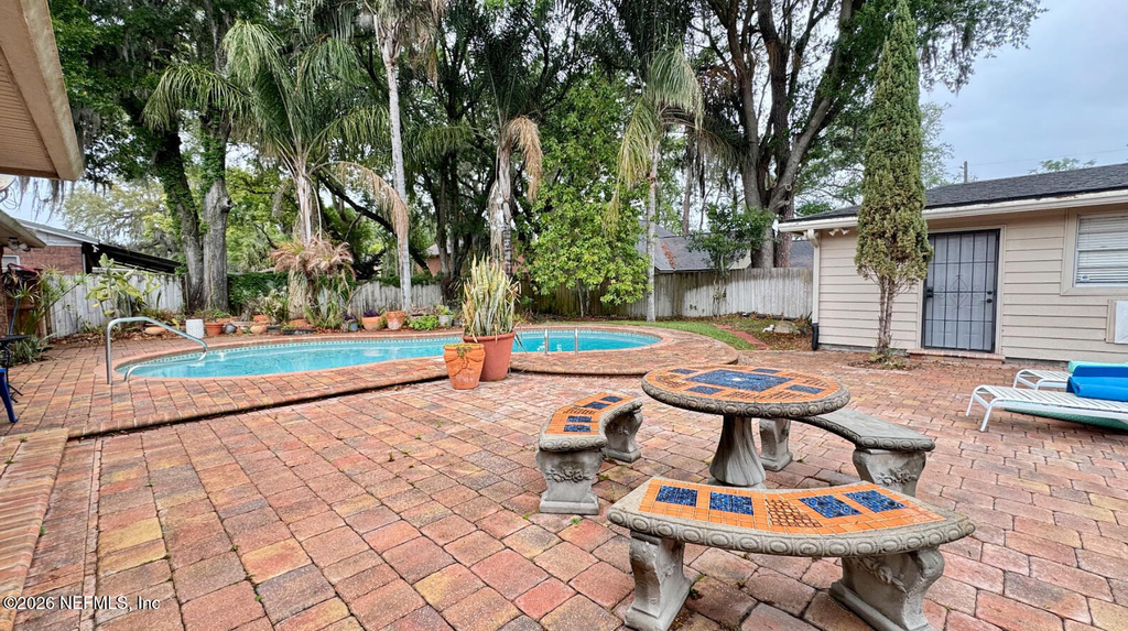 5557 Floral Avenue - Photo 0