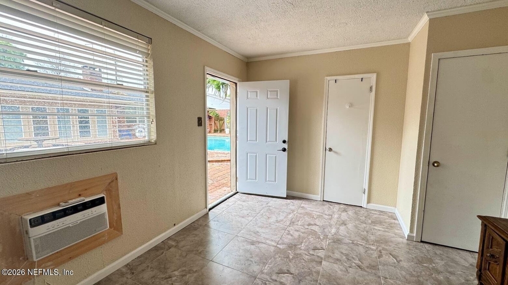 5557 Floral Avenue - Photo 16