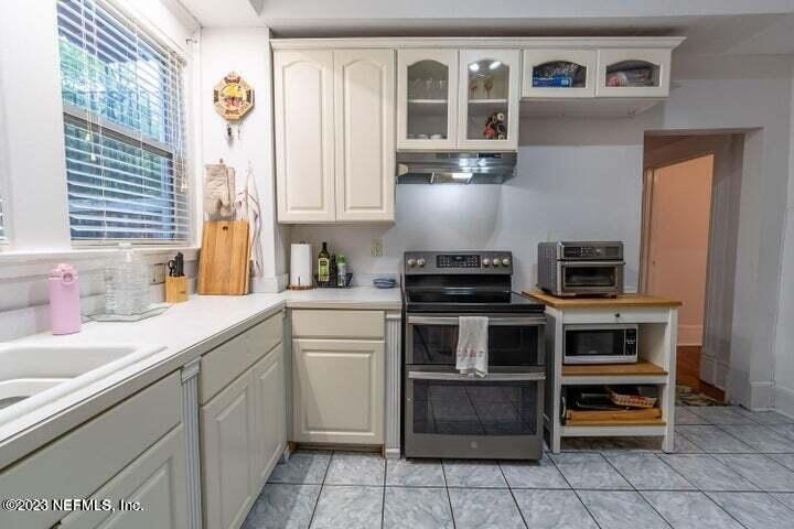 440 E 6th Street - Photo 7