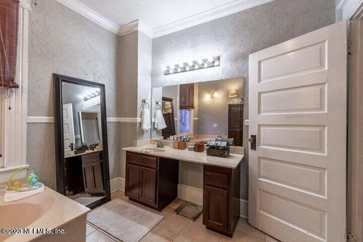 440 E 6th Street - Photo 14