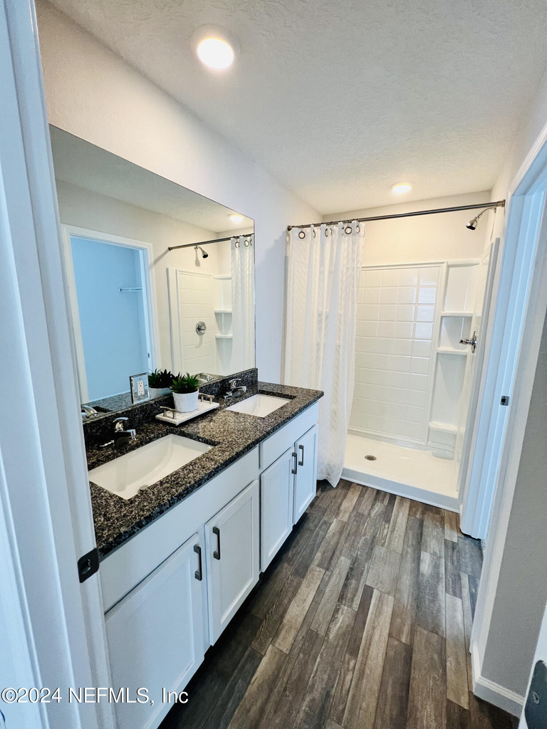 535 S Woodlawn Street - Photo 8