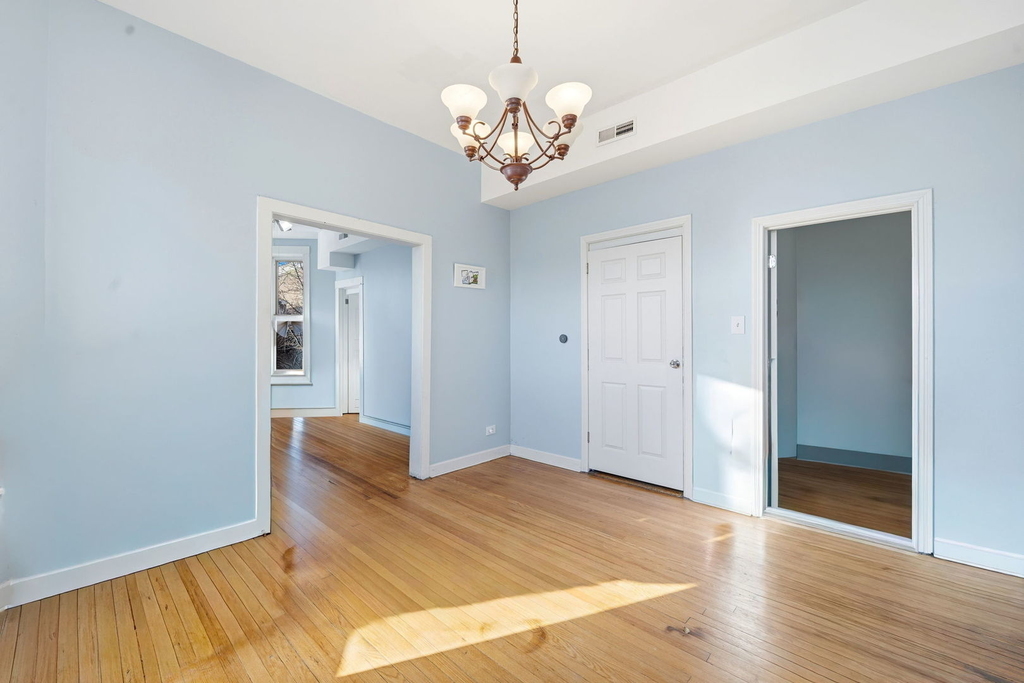 1637 S Saint Louis Avenue - Photo 4