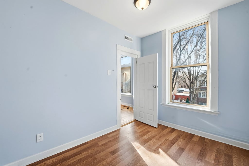 1637 S Saint Louis Avenue - Photo 8