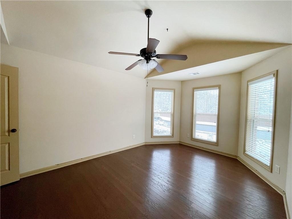 1821 Bridle Road - Photo 9