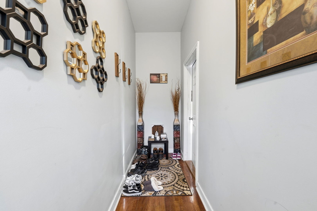 1637 S Saint Louis Avenue - Photo 2