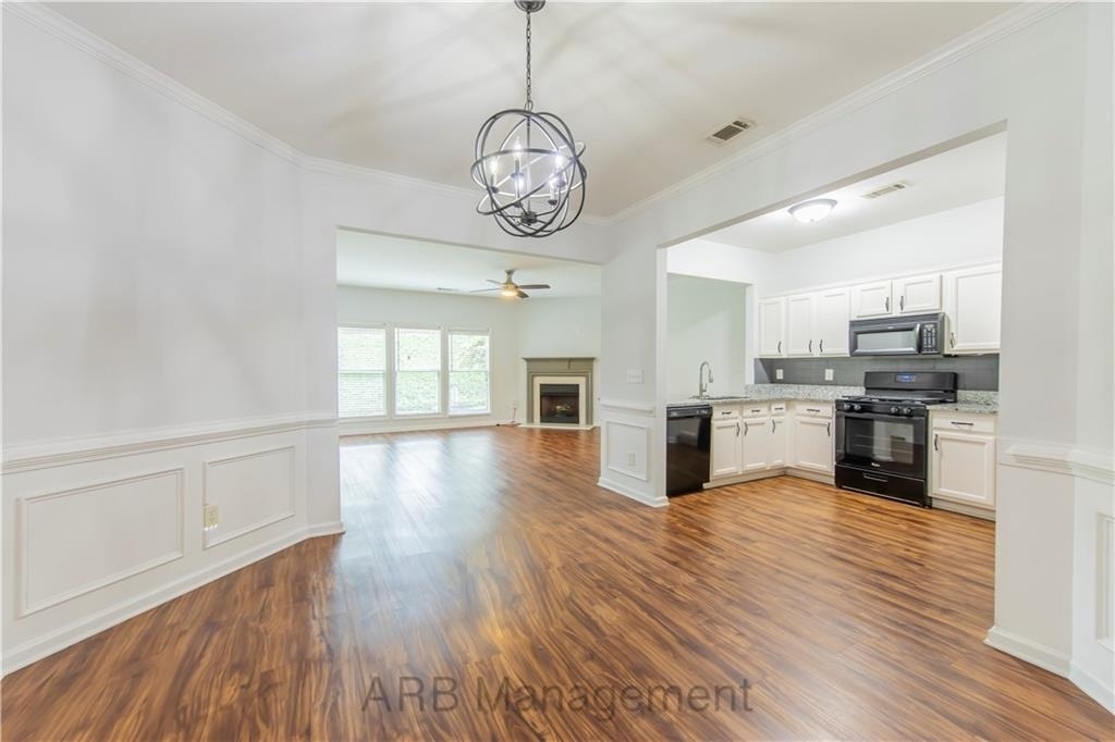 4922 Sherwood Way - Photo 2