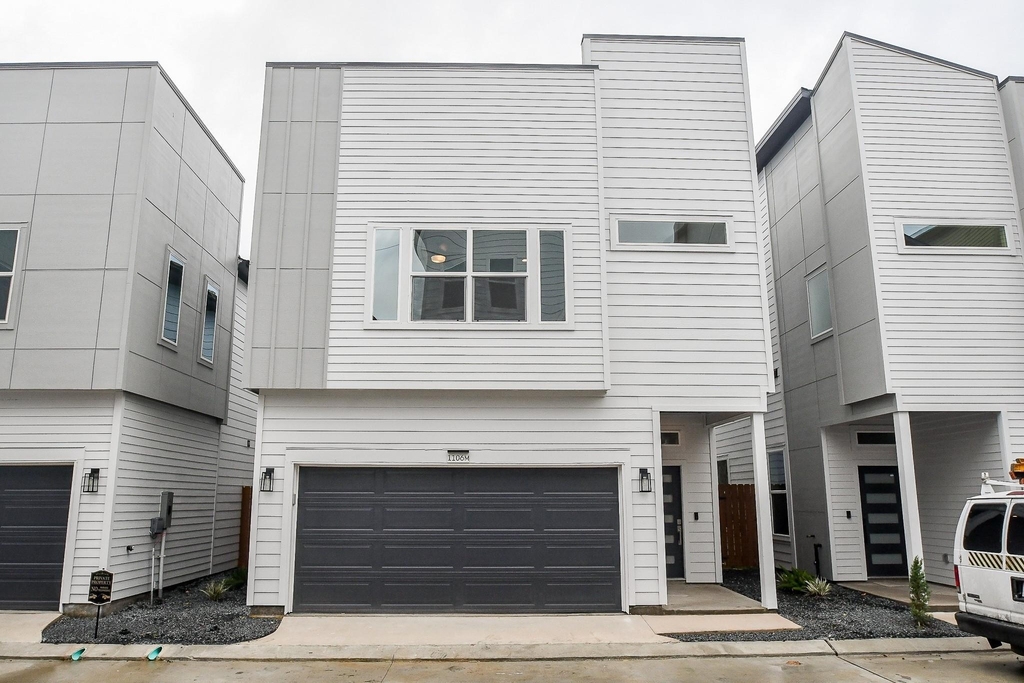1106 Paul Quinn Street - Photo 0