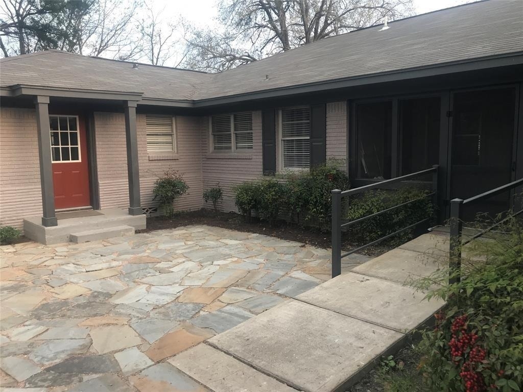 100 W Madison Street - Photo 2