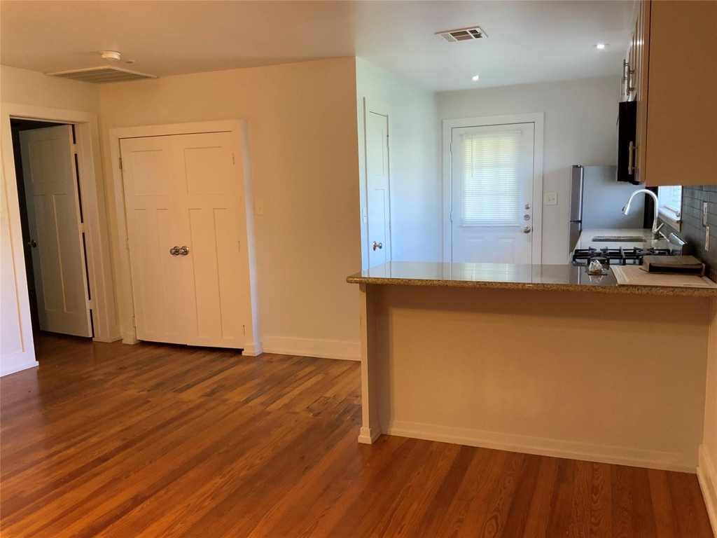 100 W Madison Street - Photo 11
