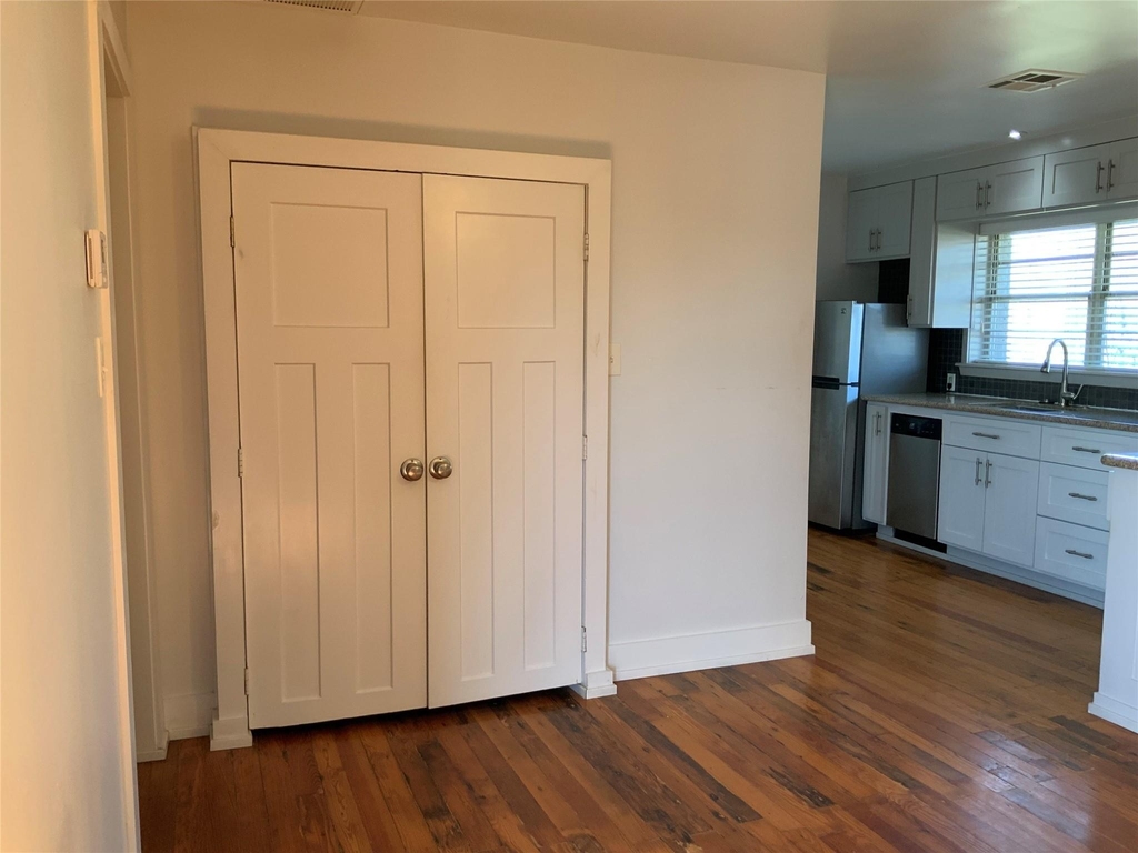 100 W Madison Street - Photo 8