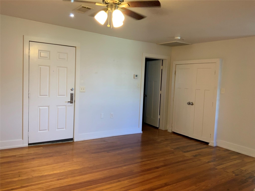 100 W Madison Street - Photo 10