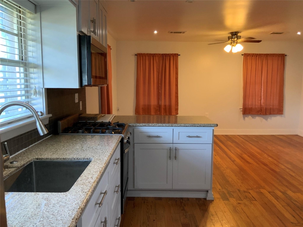 100 W Madison Street - Photo 15