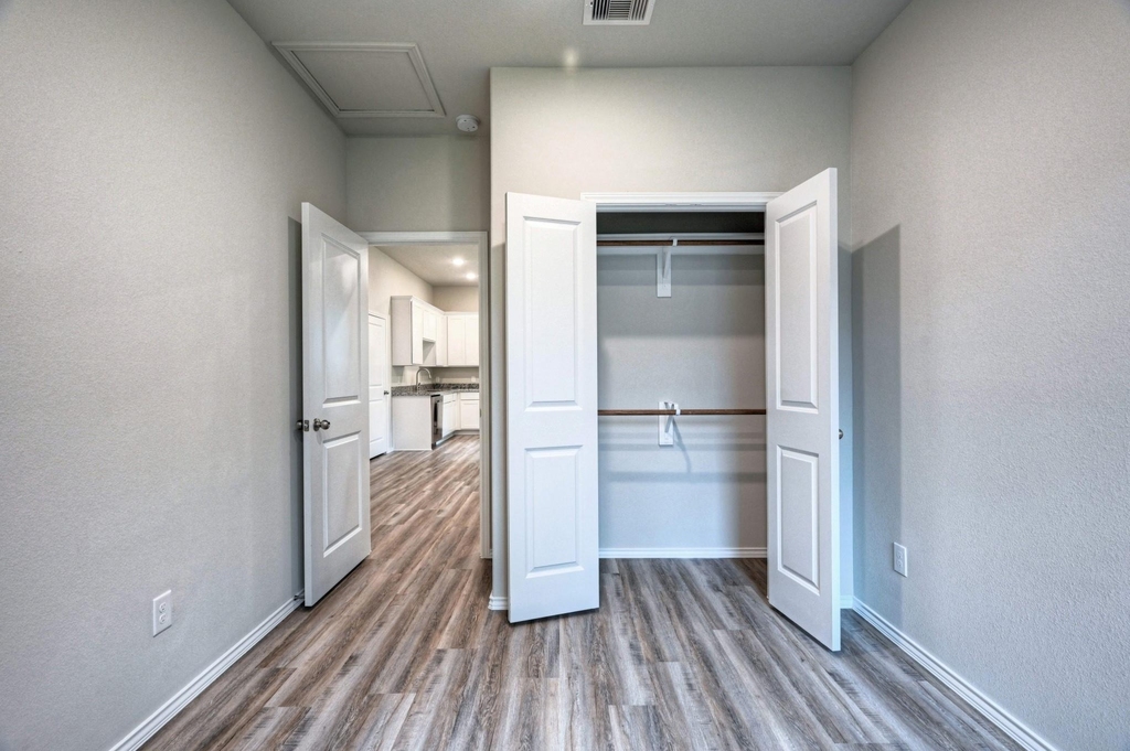 11604 Vistawood Street - Photo 7